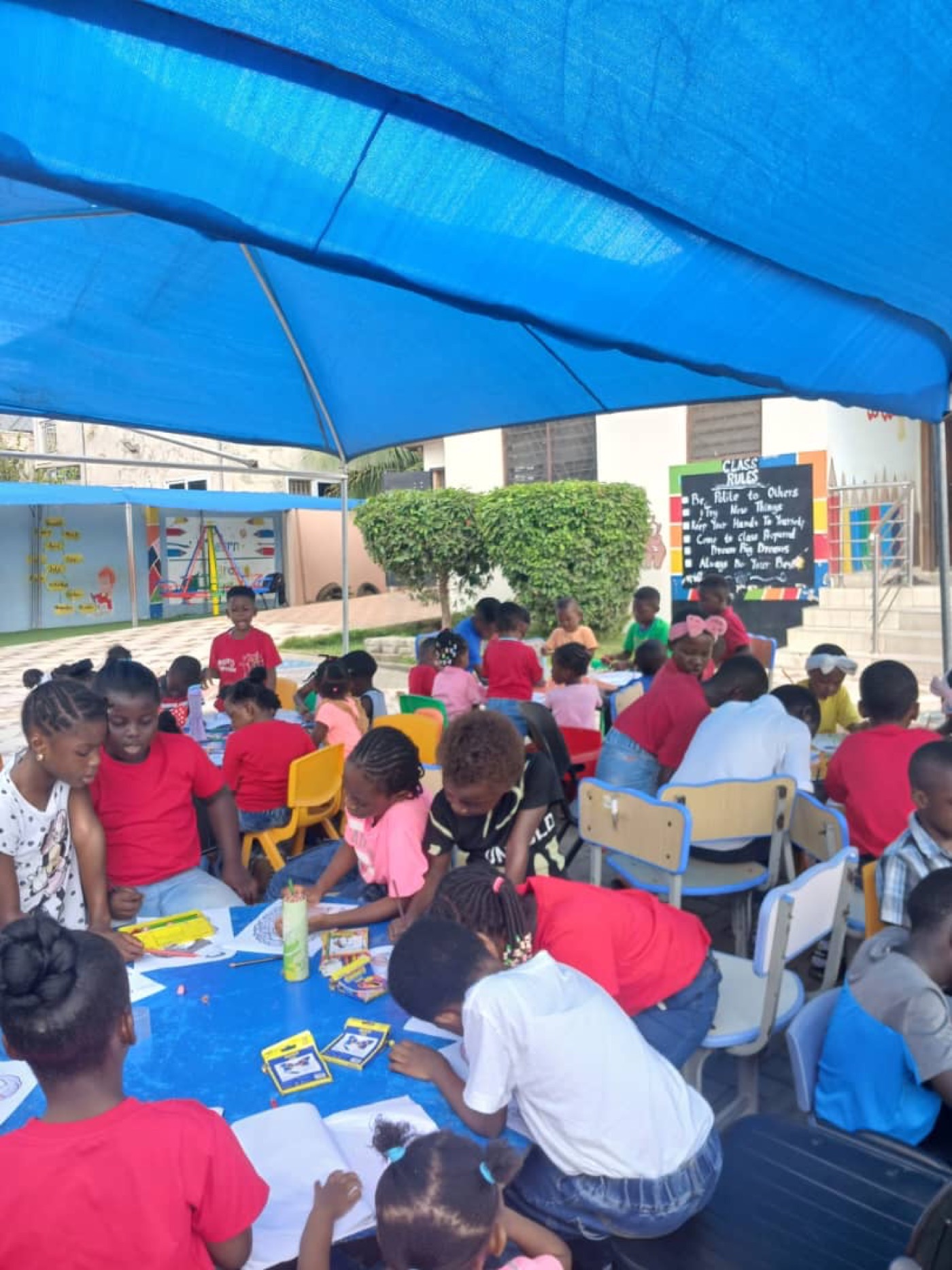Outdoor art class under the canopy